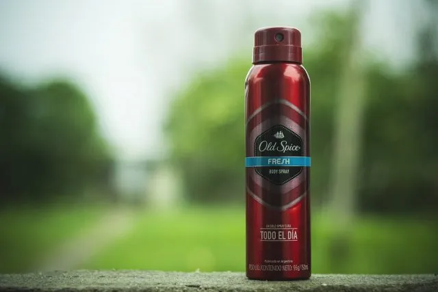 Dezodorant czy antyperspirant - co wybrać i jak to właściwie działa?
