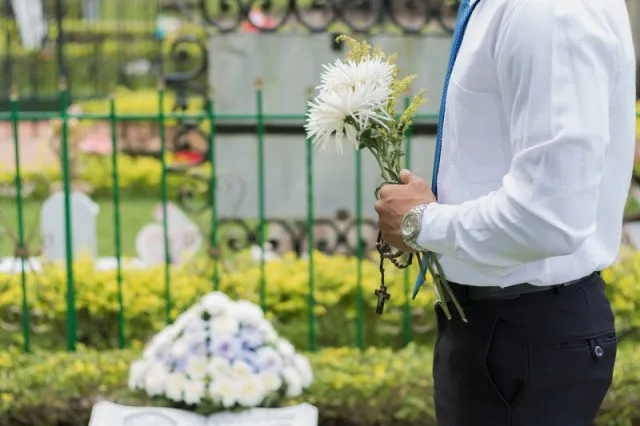 Organizacja pogrzebu, czyli jak radzić sobie w trudnych chwilach